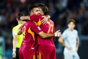 Zeki Celik abbraccia Mancini