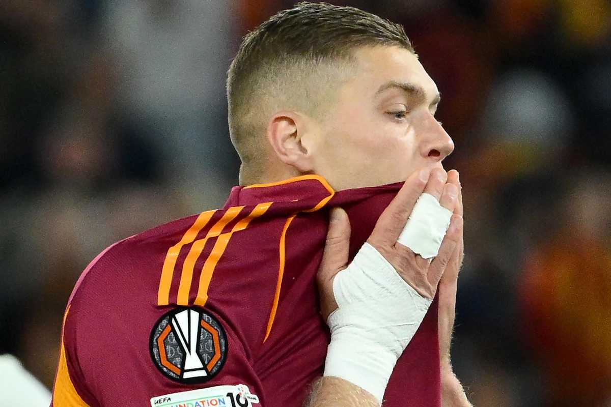 Artem Dovbyk si dispera con la Roma