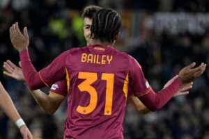 Leon Bailey esulta con El Sharaawy