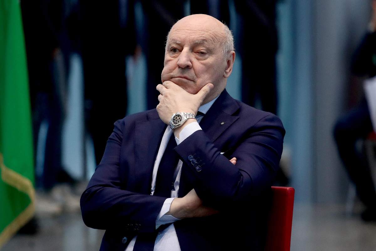 Beppe Marotta perplesso in tribuna