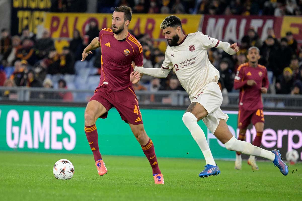 Cristante conduce il pallone durante una partita