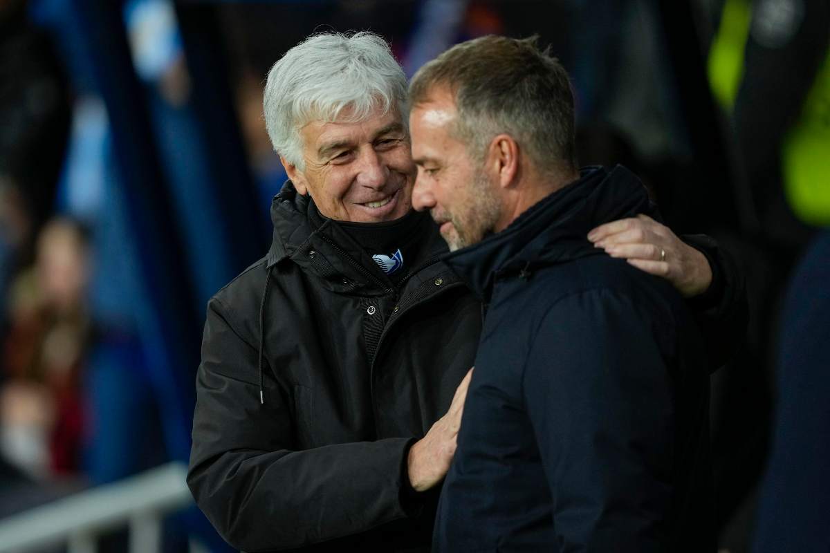 Gasperini e Flick si salutano a bordo campo