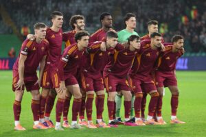 La foto di squadra prima di Celtic-Roma