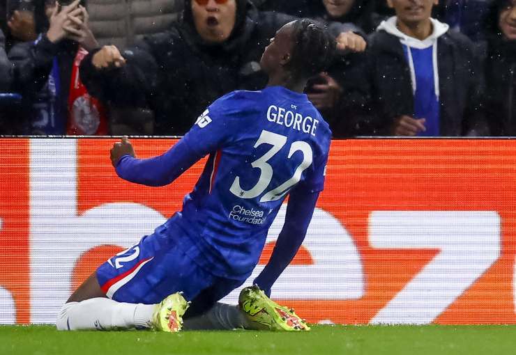 Tyrique George esulta dopo un gol