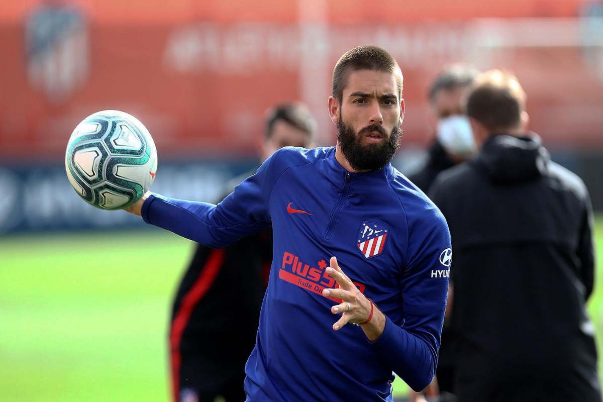Carrasco con il pallone in mano durante un allenamento