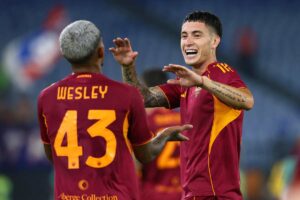 Wesley e Soulé esultano dopo un gol