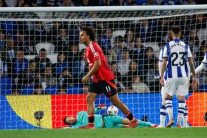 Joshua Zirkzee esulta dopo un gol