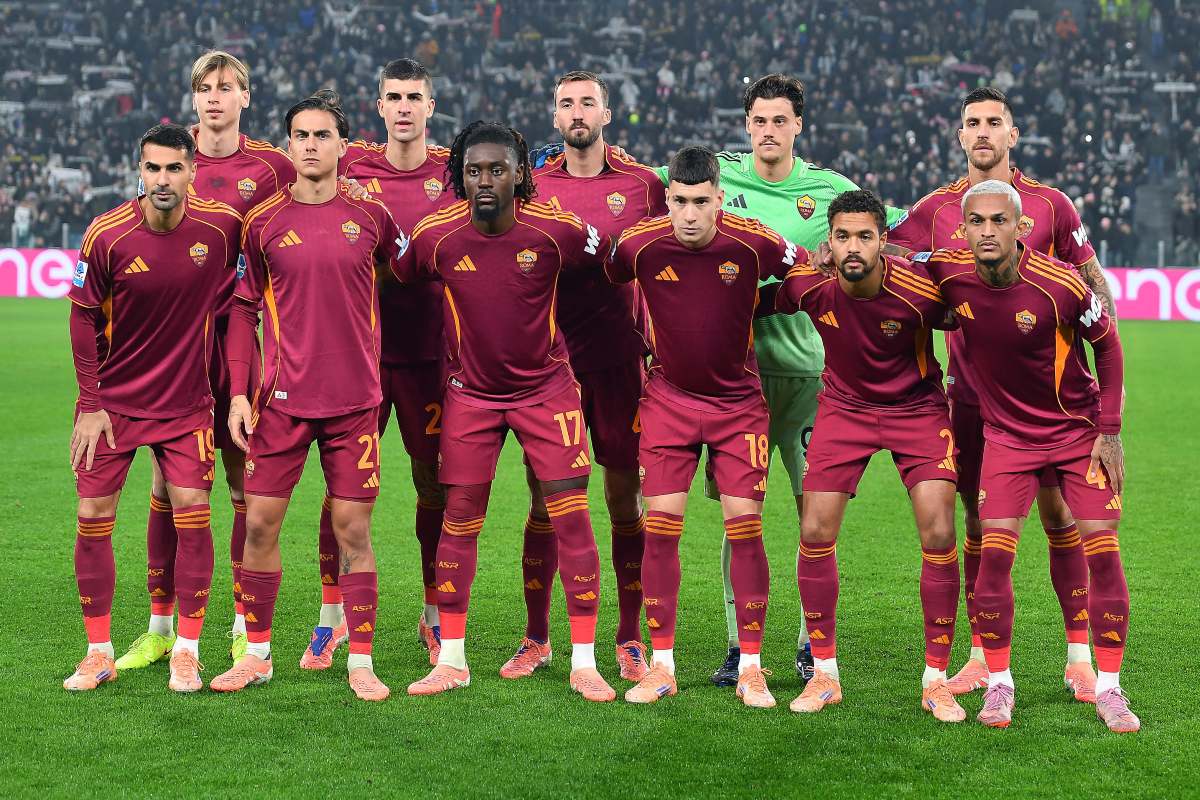 La foto di squadra prima di Roma-Juventus