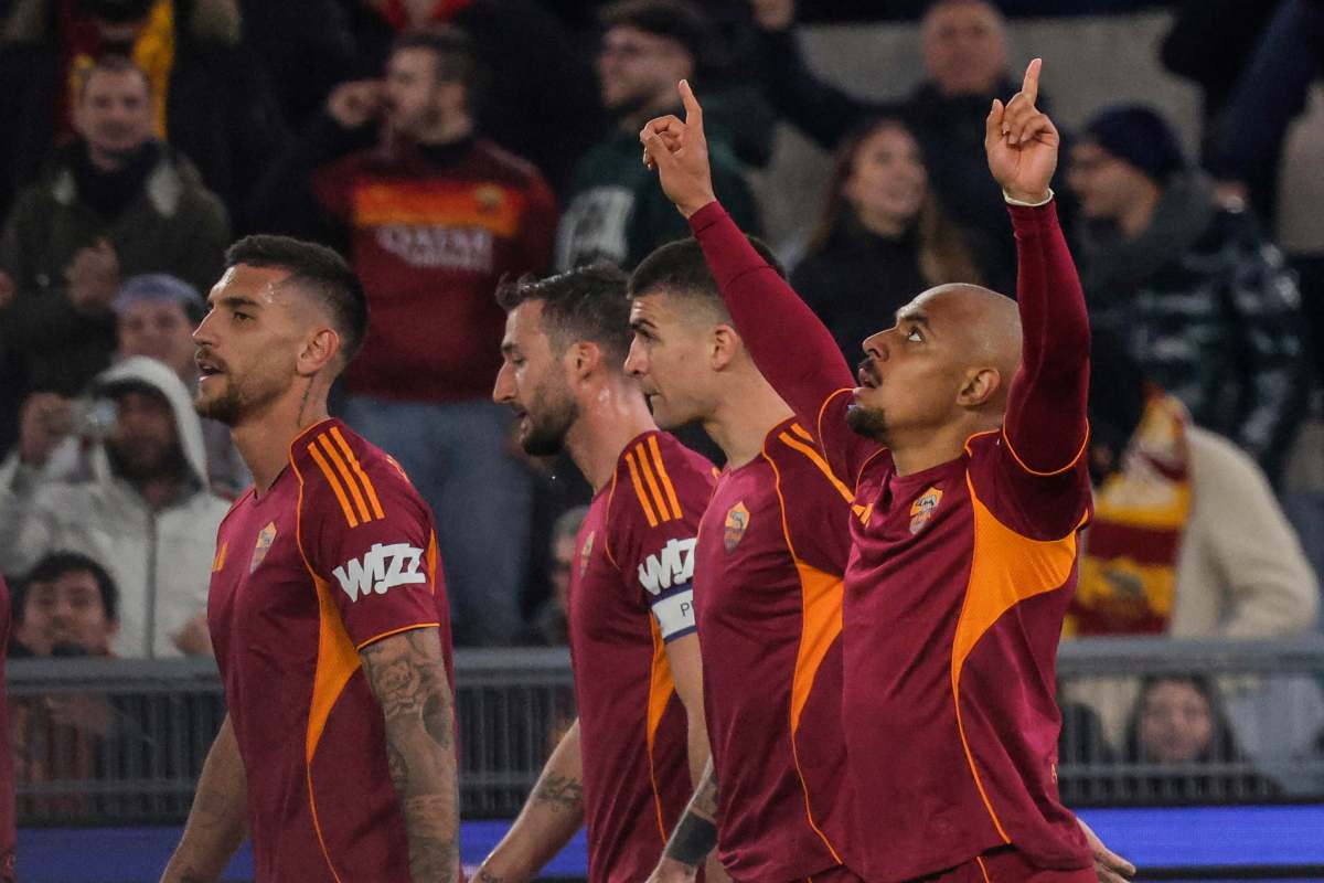 Malen esulta alzando le braccia al cielo