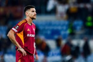 Pellegrini amareggiato in campo con la Roma